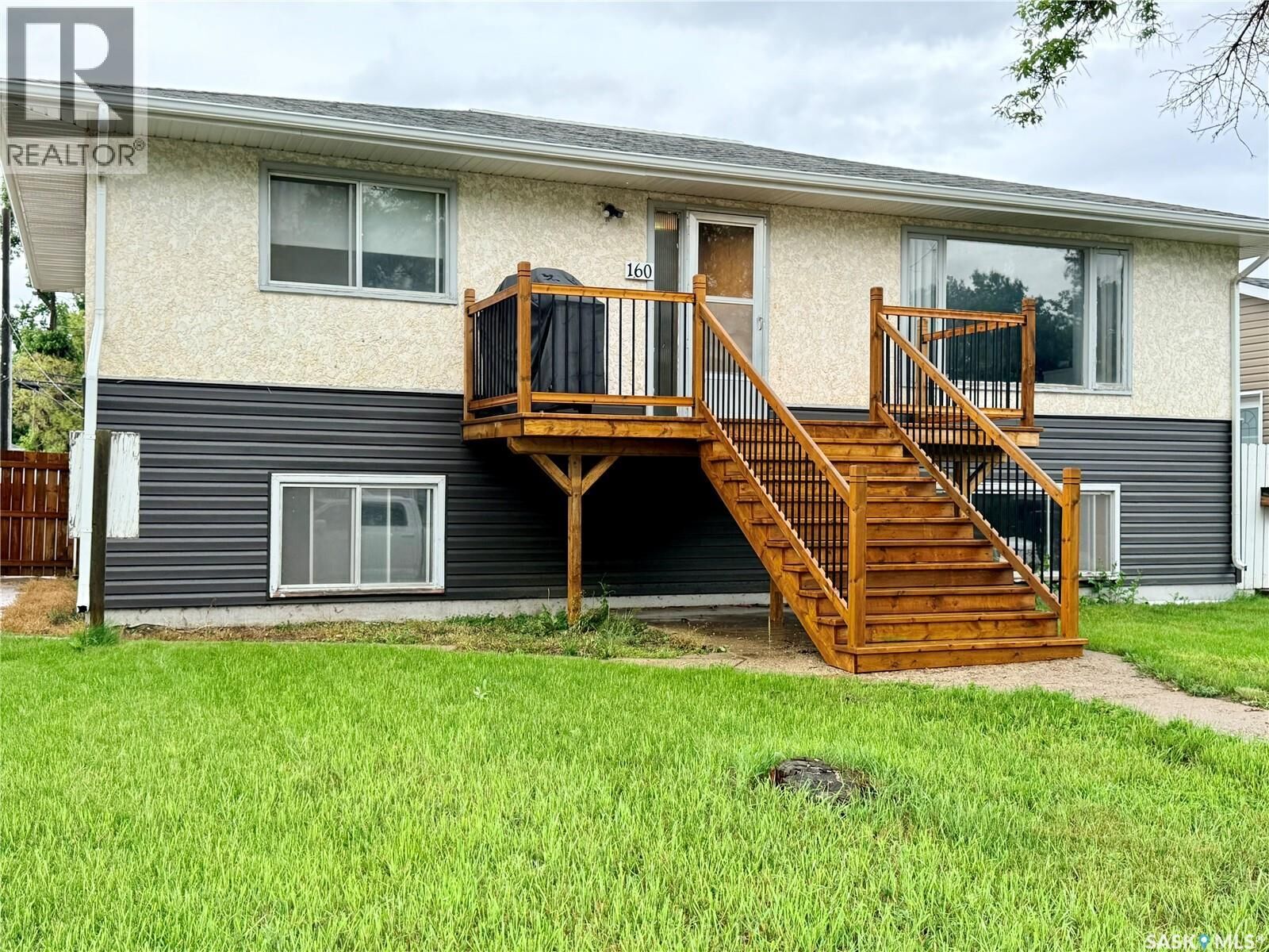 Property Photo:  160 3rd Avenue SE  SK S9H 3K4 