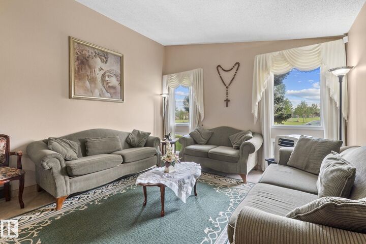Property Photo:  18126 98 Avenue NW  AB T5T 3H6 