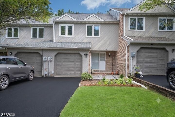 Property Photo:  18 Guilford Ct  NJ 07950 