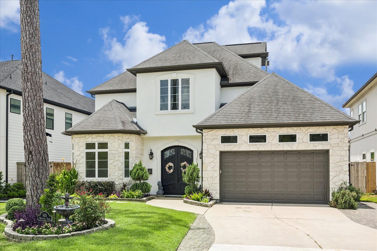 Property Photo:  1415 Wakefield Drive  TX 77018 