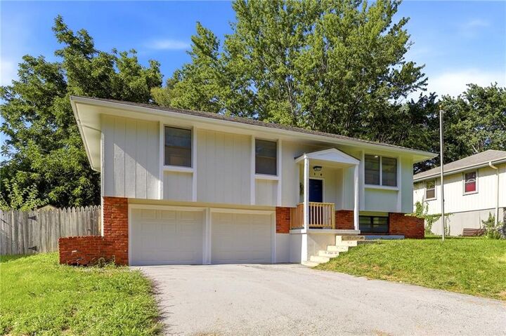 Property Photo:  110 Brentwood Drive  MO 64012 