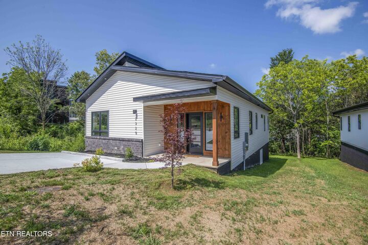 Property Photo:  2325 Rock Gardens Drive  TN 37876 