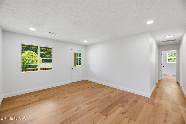 Property Photo: 318 County Road 801 TN 37331