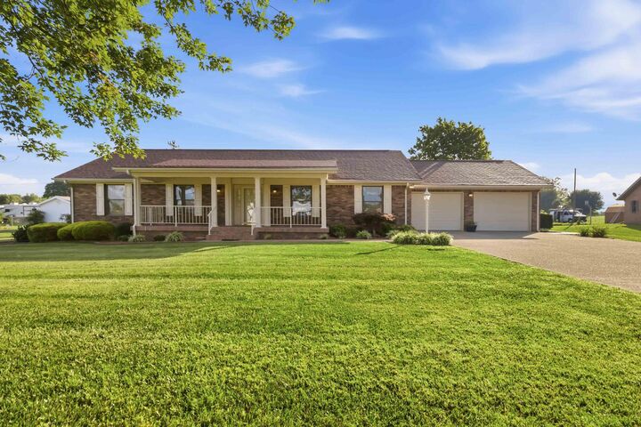 Property Photo:  43 Farmington Avenue  KY 42633 