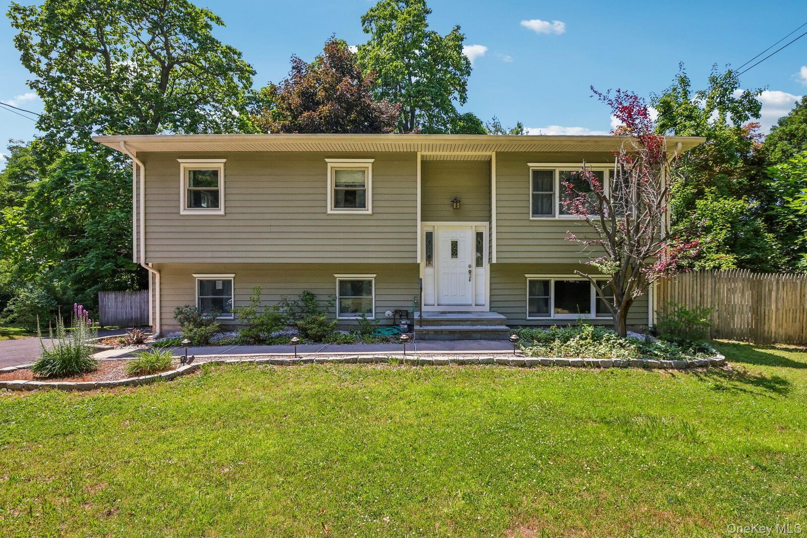 Property Photo:  103 Old Haverstraw Road  NY 10920 