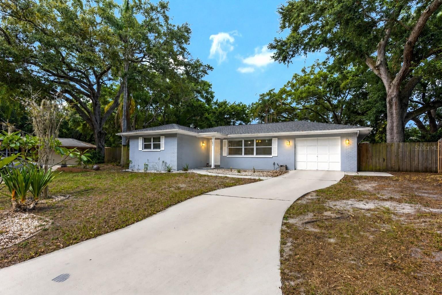 Property Photo:  182 Sunward Avenue  FL 34684 
