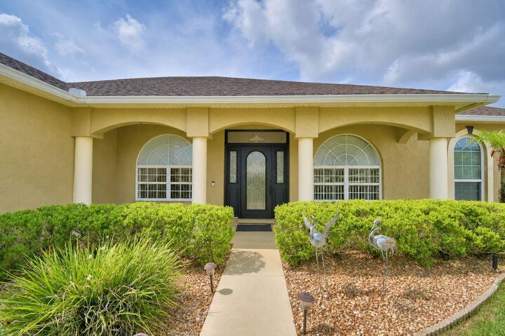 Property Photo: 112 Waterview Circle FL 33823