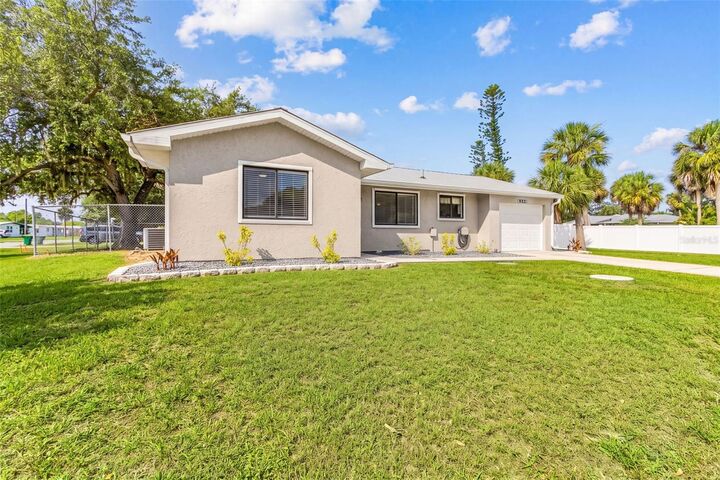 Property Photo:  943 W Tarpon Boulevard NW  FL 33952 