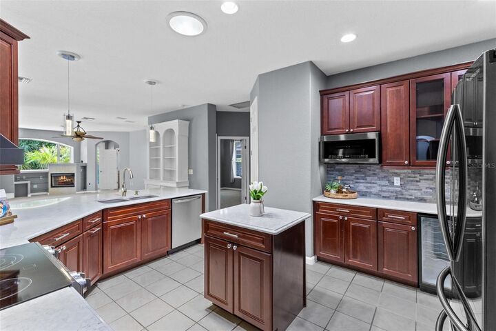 Property Photo: 341 Veracliff Court FL 32765