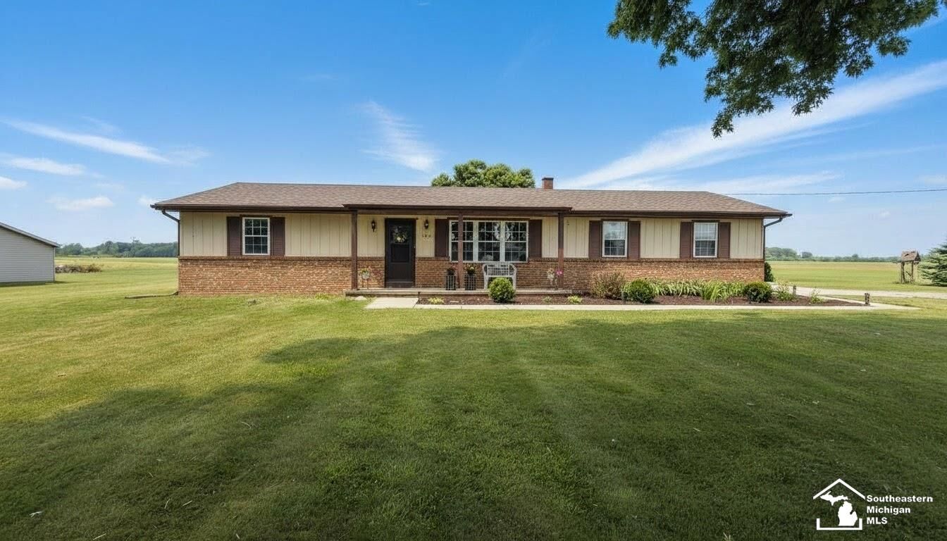 Property Photo: 1860 W Rauch Road MI 48182