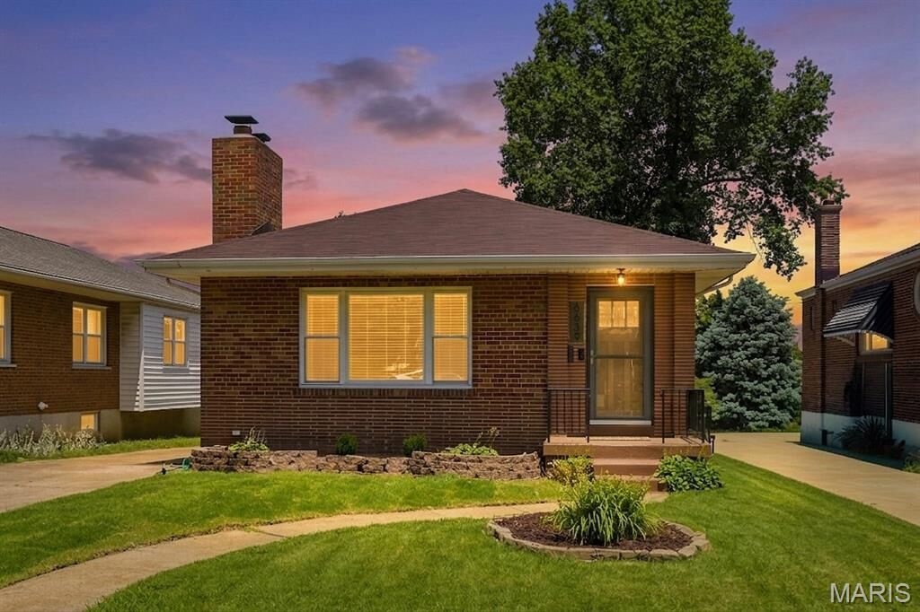 Property Photo: 6639 Marquette Avenue MO 63139