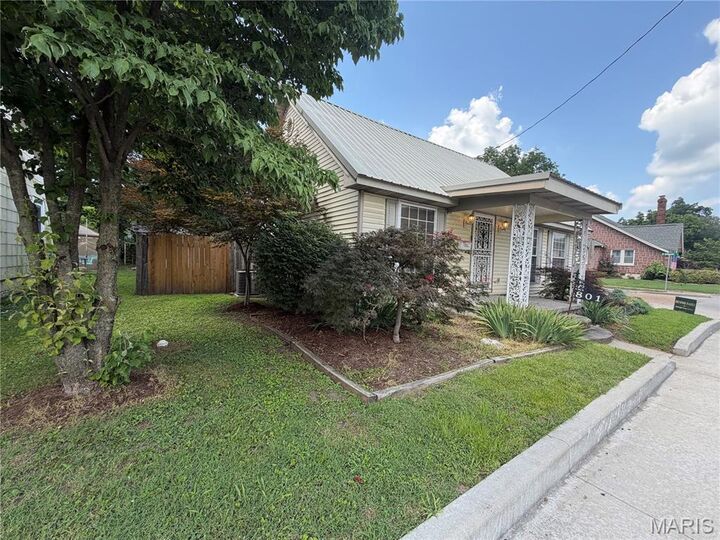 Property Photo:  801 S Main Street  MO 63834 