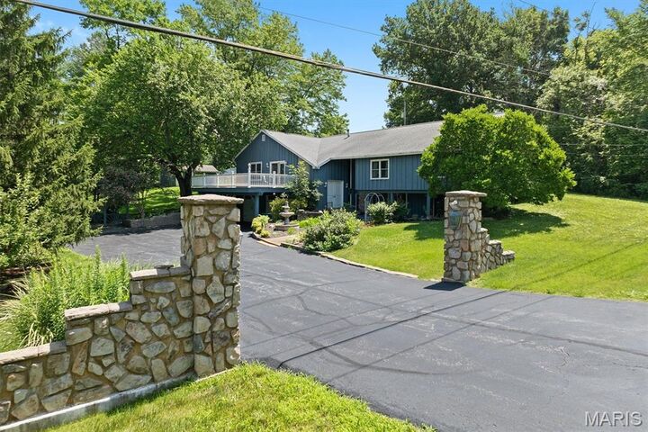 Property Photo:  2740 Old Collinsville Road  IL 62226 