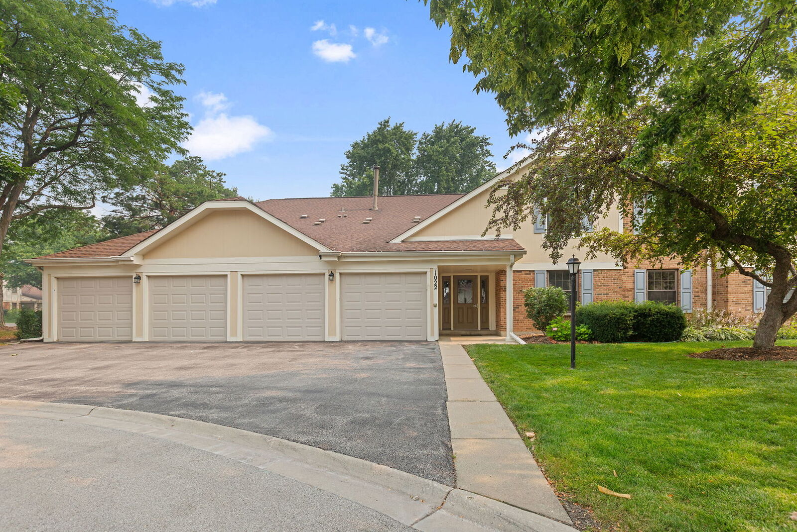 Property Photo:  1022 Thorndale Court A2  IL 60090 