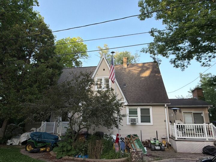 Property Photo:  922 Valley Avenue  IL 60051 