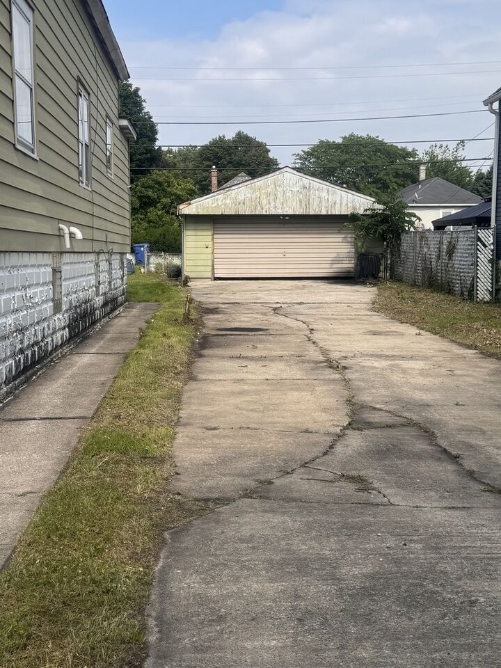 Property Photo:  14035 S Green Bay  IL 60633 