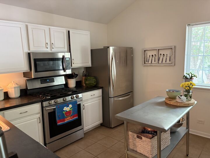 Property Photo: 259 W Treehouse Lane W 259 IL 60073