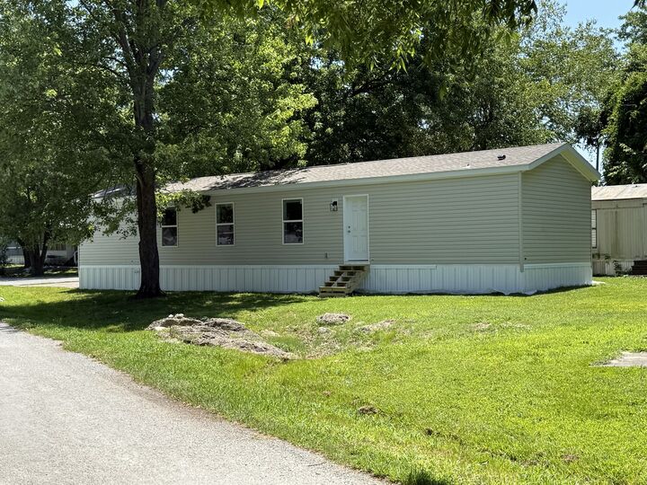 Property Photo:  3 Franklin Lane  IL 62901 