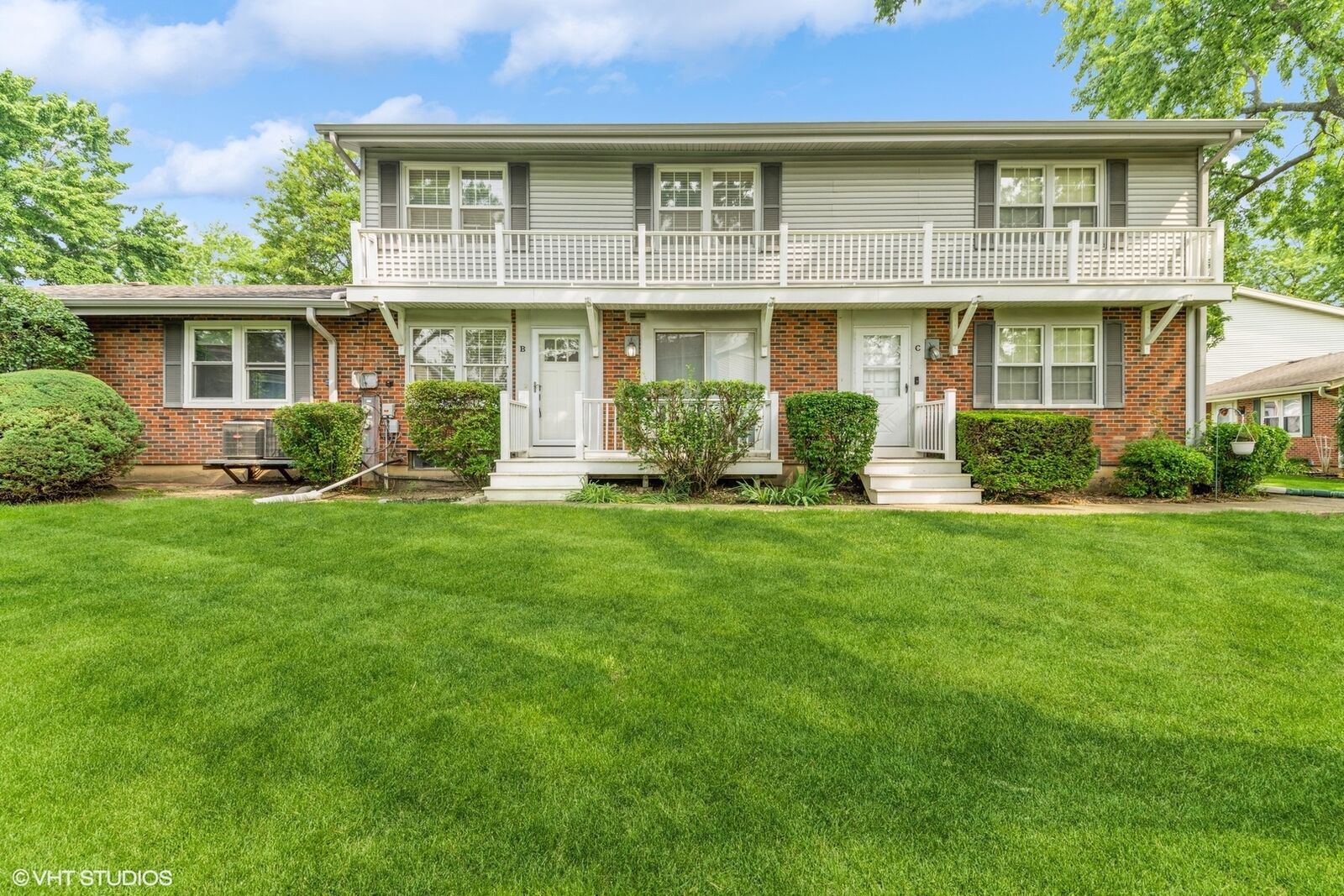 Property Photo: 311 Milton Court B IL 60108