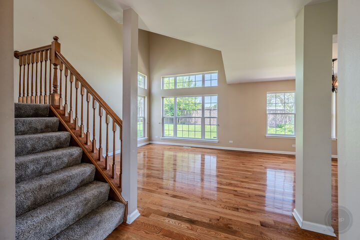 Property Photo:  527 Northgate Circle  IL 60543 