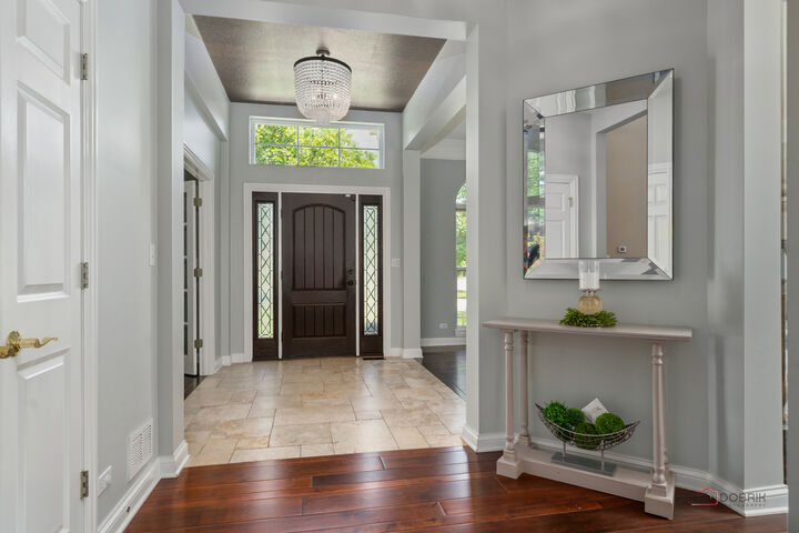Property Photo:  115 Bridle Path Lane  IL 60021 