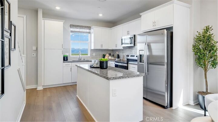 Property Photo:  1255 Galaxy Way  CA 92376 