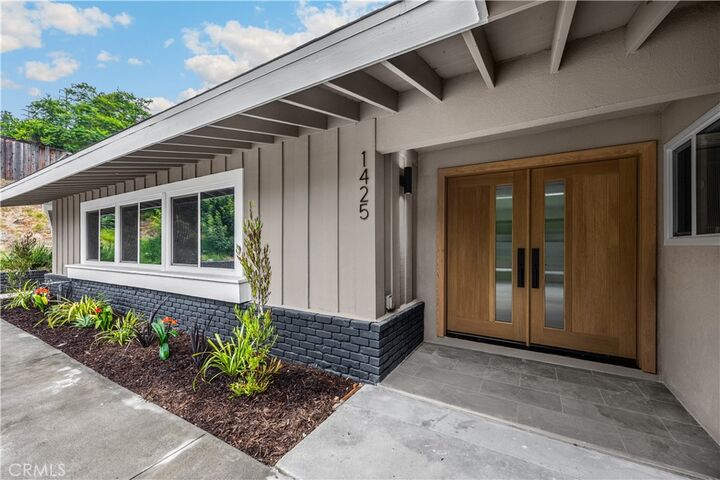 Property Photo: 1425 Marianna Road CA 91105