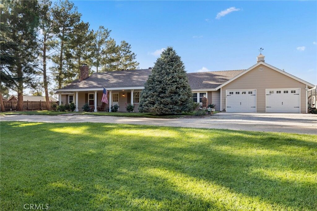 Property Photo:  31735 Indian Oak  CA 93510 