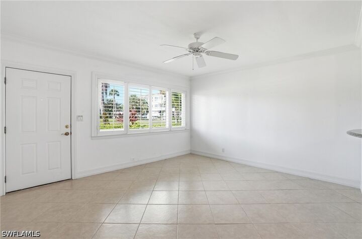 Property Photo: 421 12th Avenue S A4 FL 34102