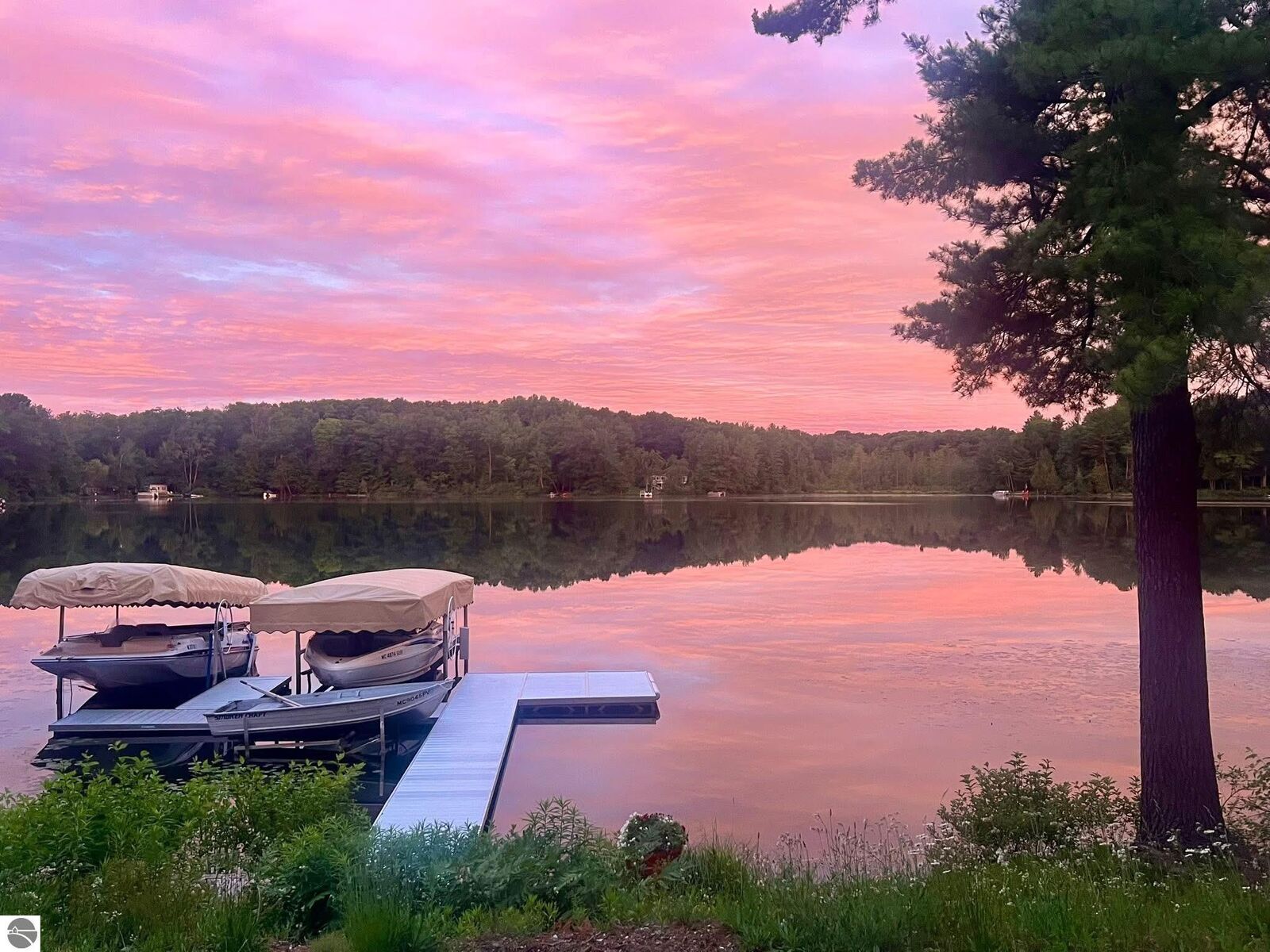 Property Photo:  2847 Crescent Shores Drive  MI 49685 
