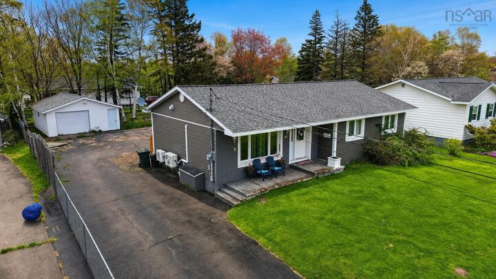 Property Photo: 85 Ranni Crescent Crescent NS B1S 3E1