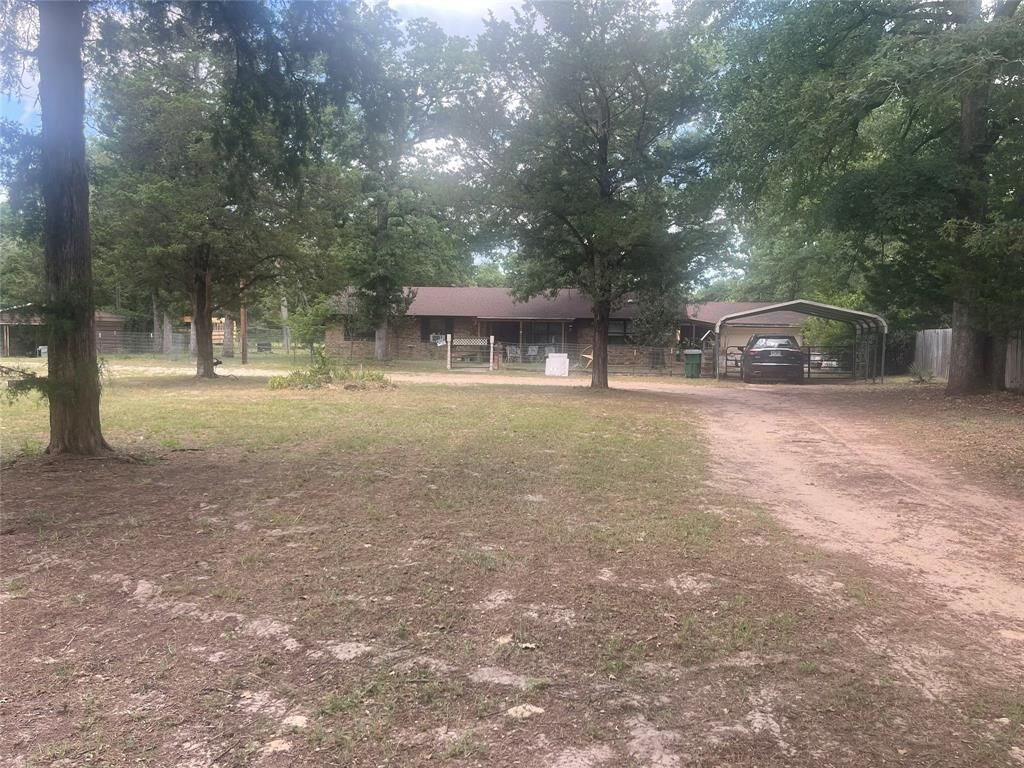 Property Photo: 976 E Water Tower Road TX 75755