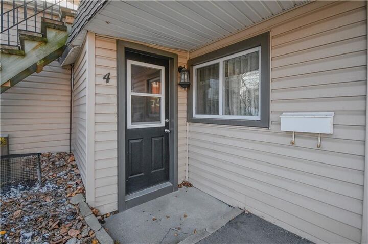 Property Photo:  25 Elgin Street N 4  ON N1R 5G8 