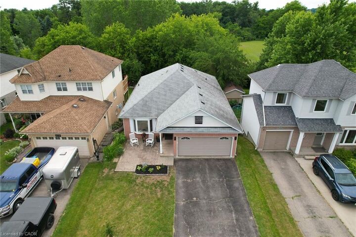 Property Photo:  68 Hilltop Drive  ON N0B 1E0 