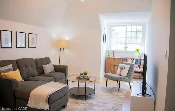 Property Photo:  39 Stanley Avenue 3  ON L8P 2K9 