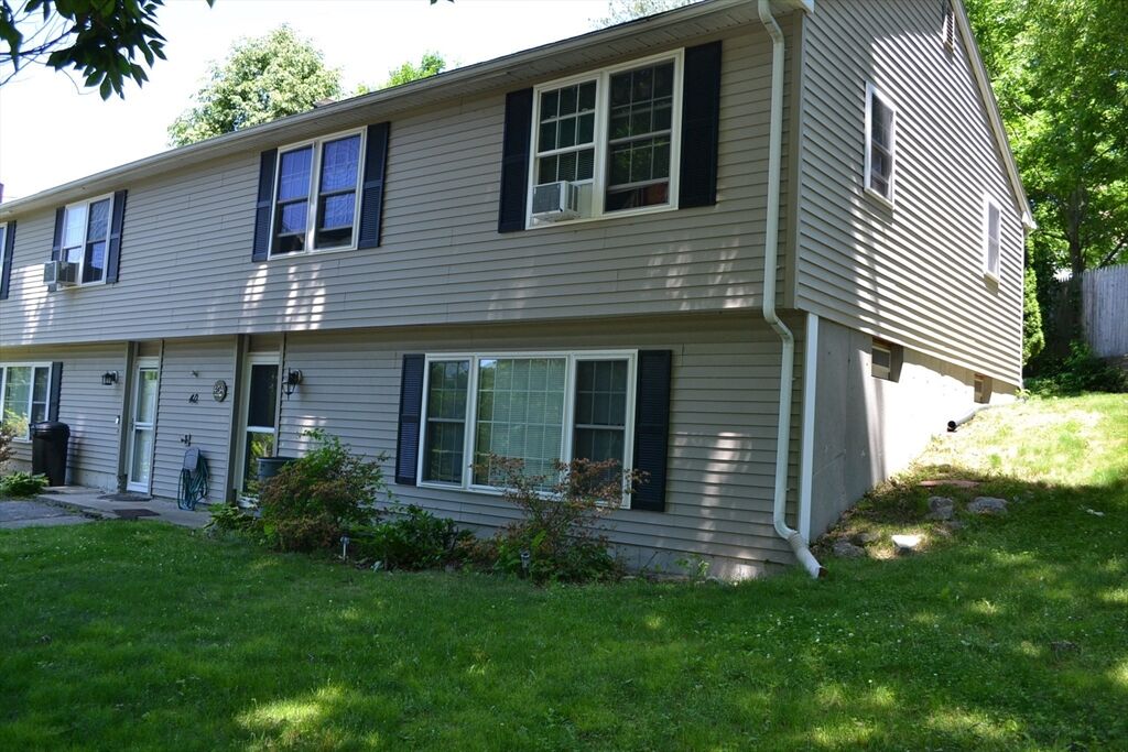 Property Photo:  40 Brooks St  MA 01606 