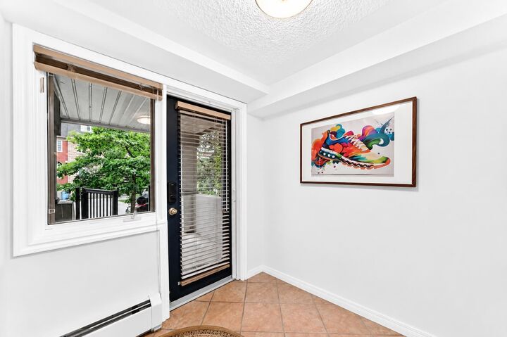 Property Photo:  2422 Erlton Street SW 102  AB T2S 3B6 
