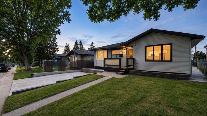 Property Photo: 44 Fairview Crescent SE AB T2H 0Z6