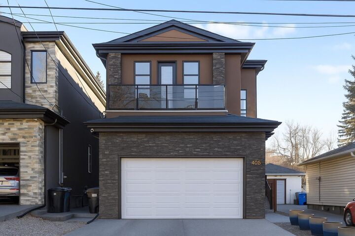 Property Photo:  405 29 Avenue NE  AB T2E 2C5 