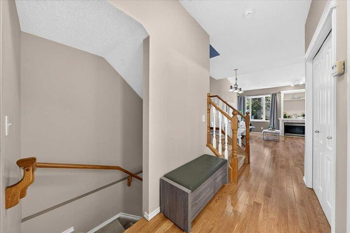 Property Photo:  17 Edgeridge Terrace NW  AB T3A 6C1 