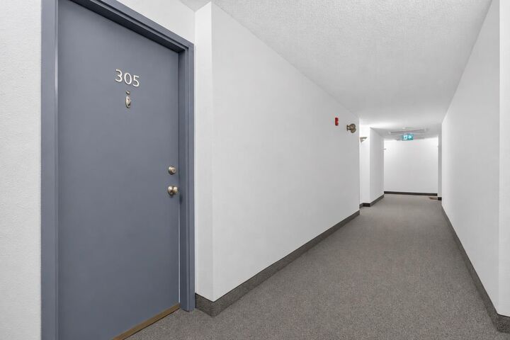 Property Photo: 110 20 Avenue NE 305 AB T2E 1P7