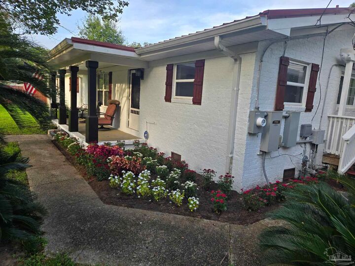 Property Photo: 1407 John Carroll Dr FL 32504
