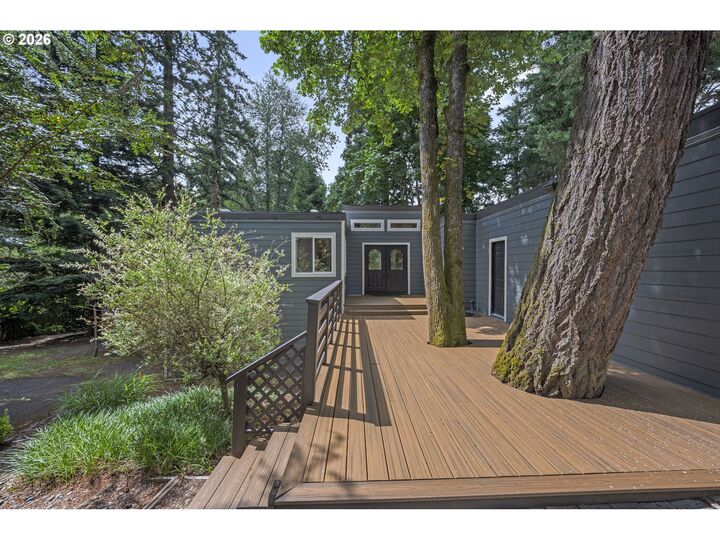 Property Photo:  3008 SW Wilbard St  OR 97219 