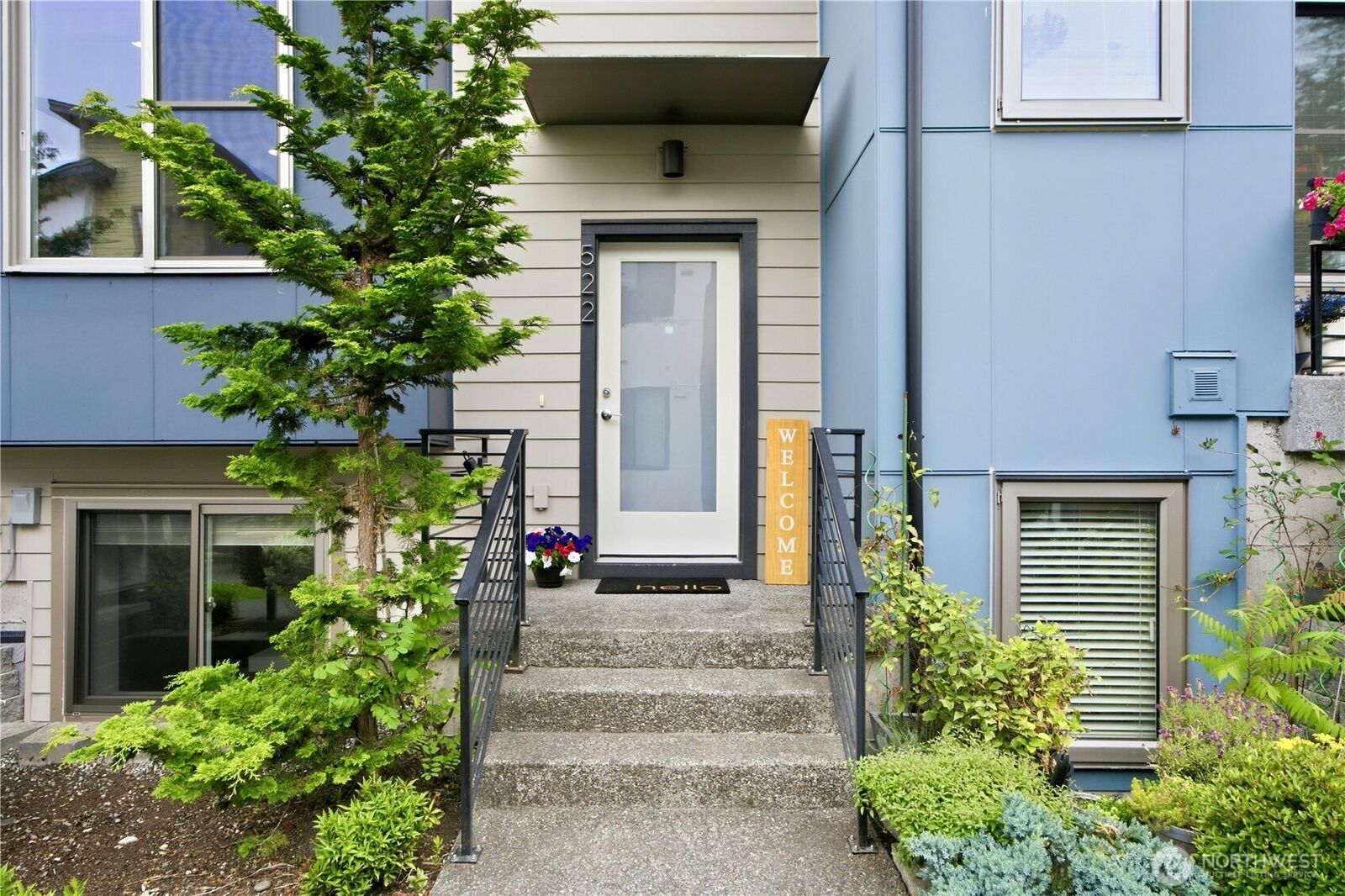 Property Photo:  522  Glacier Walk  SE  WA 98074 