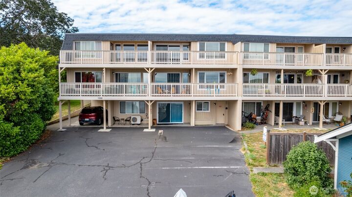 Property Photo: 1188 SE Pioneer Way 101 WA 98277