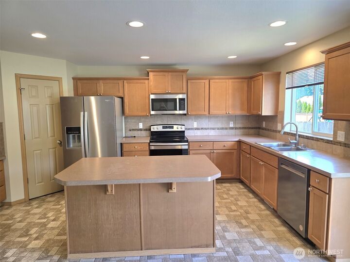 Property Photo: 15738 104th Avenue SE WA 98597