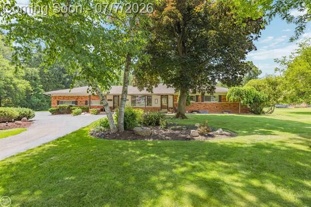 Property Photo:  5248 Brookside Drive  MI 48316 