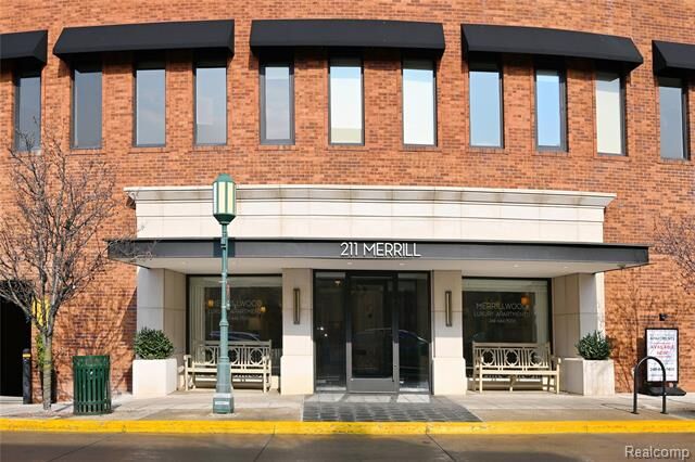 Property Photo:  211 E Merrill Street 409  MI 48009 