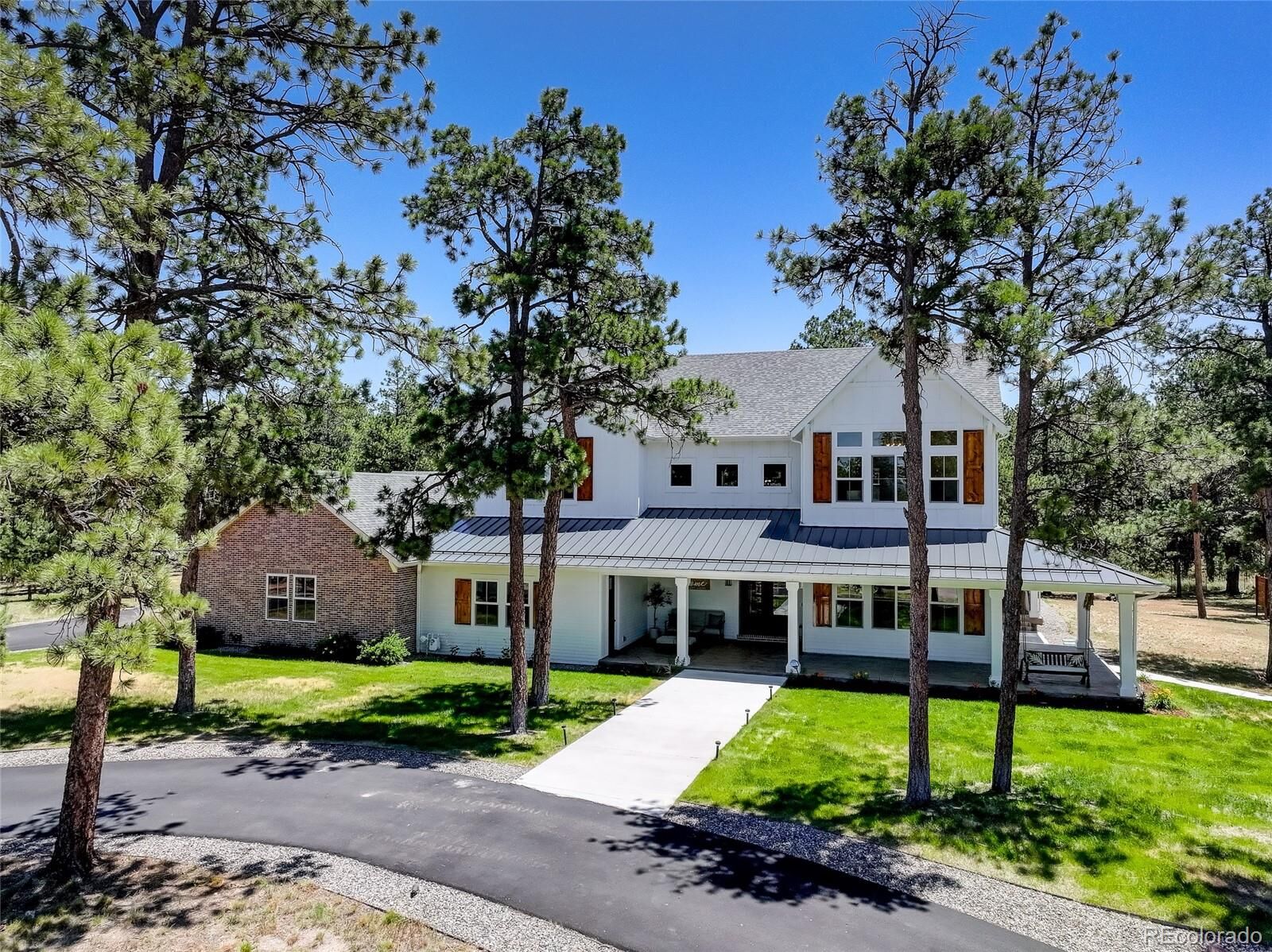 Property Photo: 19404 Hilltop Pines Path CO 80132
