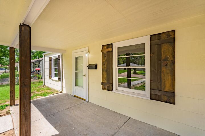 Property Photo: 2101 S Madison Ave KS 67211-5414